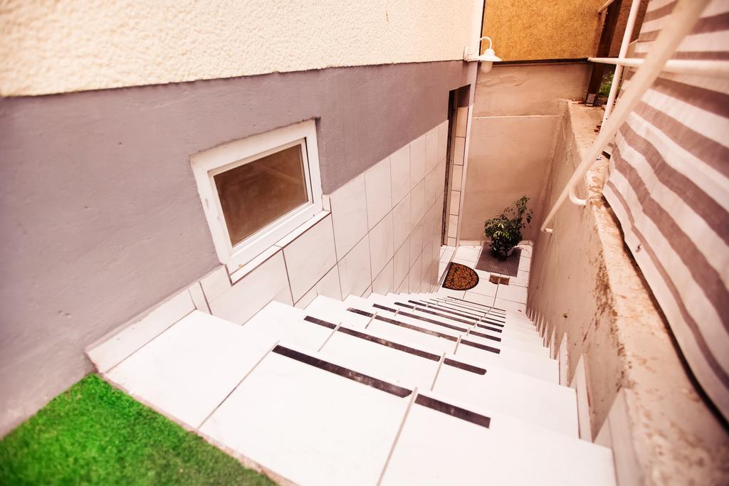 קלן Basement Apartment מראה חיצוני תמונה