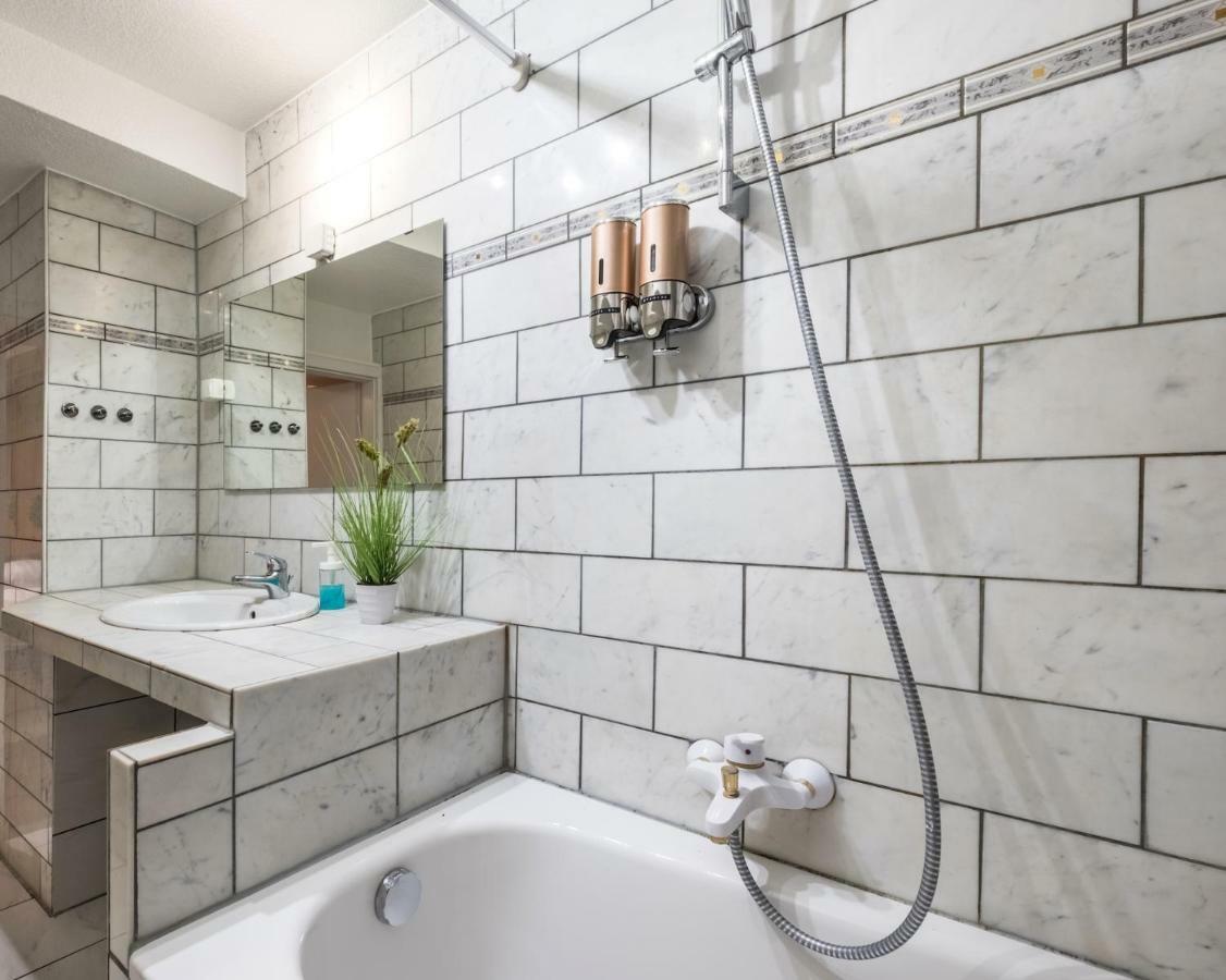 קלן Basement Apartment מראה חיצוני תמונה